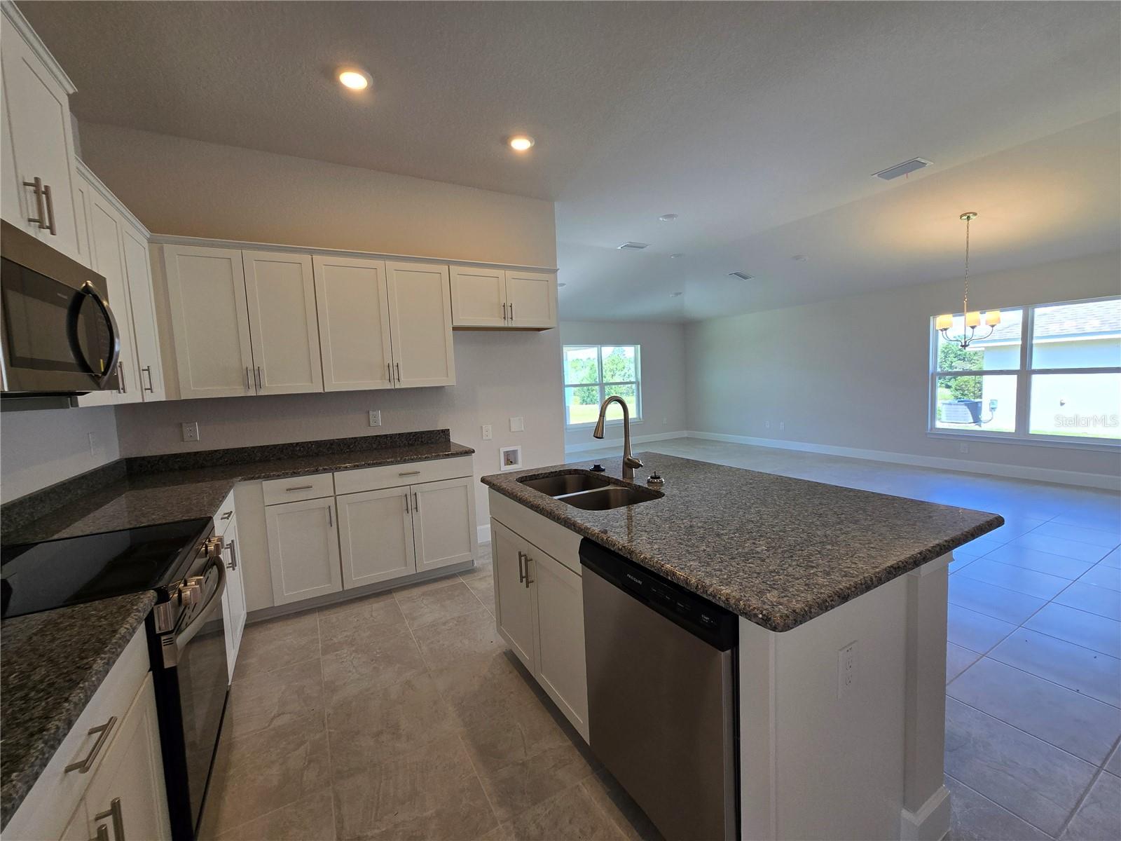 Image 20 of 43 For 427 Twisted Oaks Drive