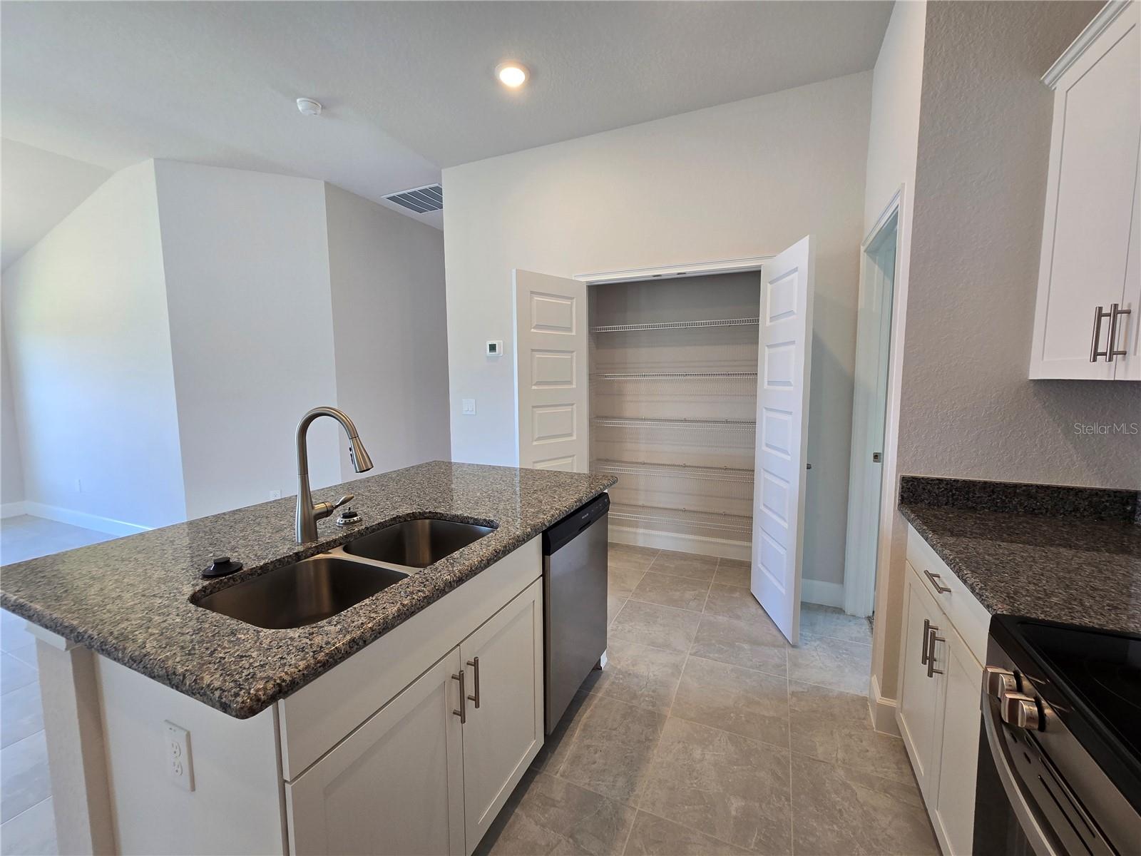 Image 21 of 43 For 427 Twisted Oaks Drive