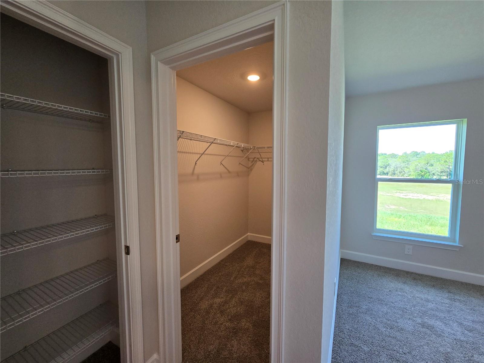 Image 26 of 43 For 427 Twisted Oaks Drive