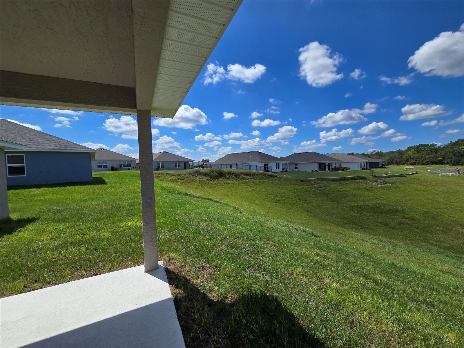 Image 35 of 43 For 427 Twisted Oaks Drive