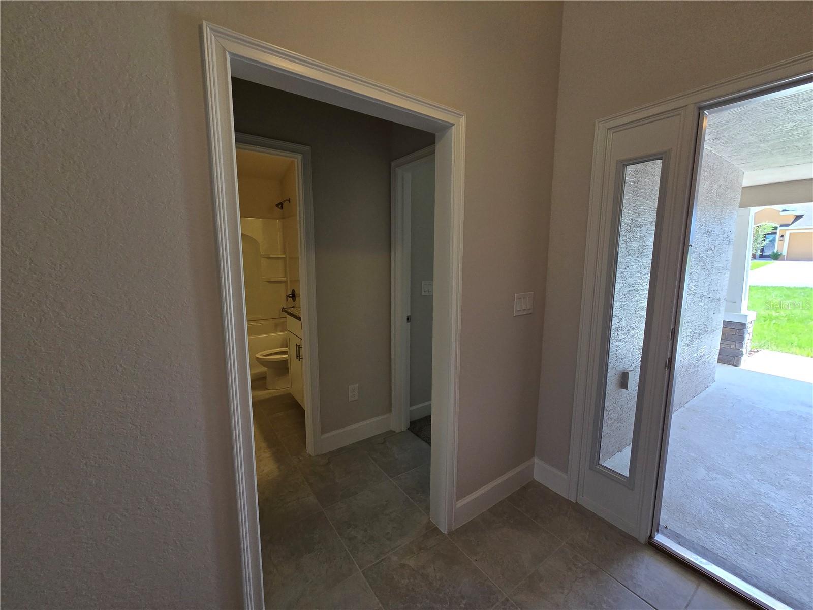 Image 8 of 43 For 427 Twisted Oaks Drive