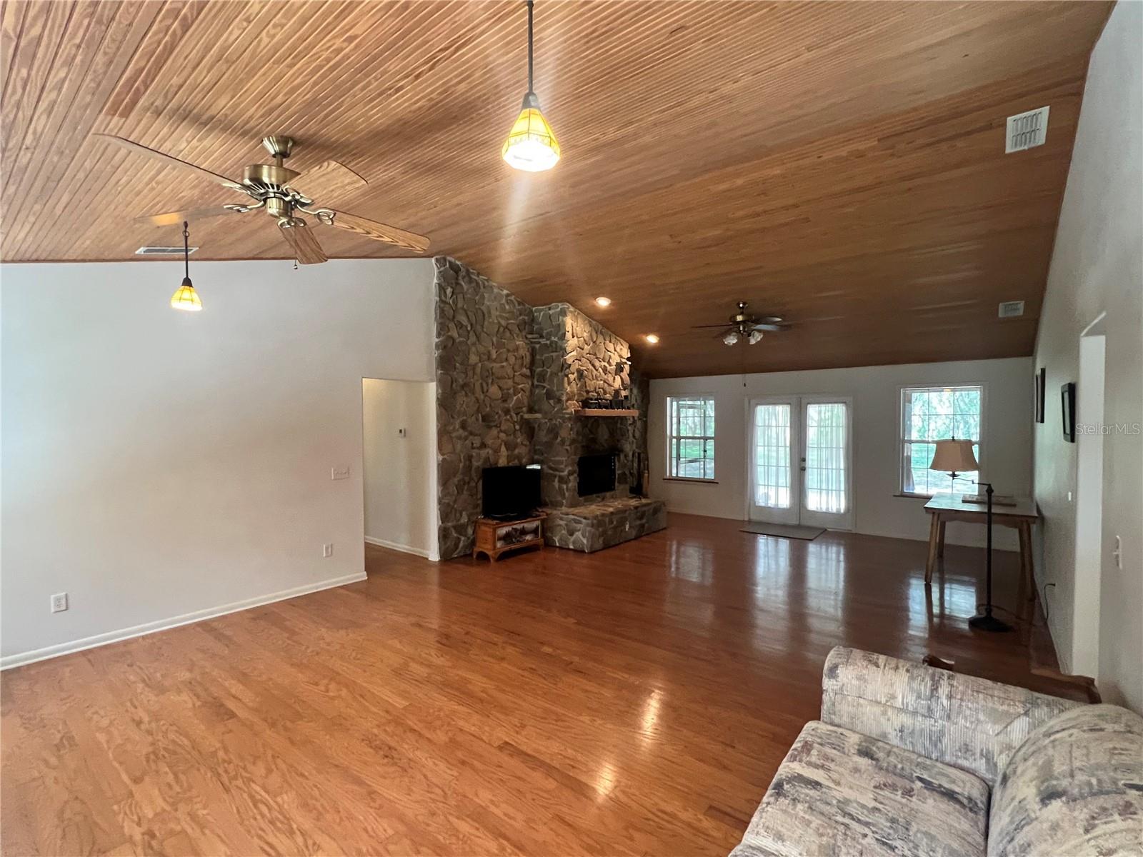 Image 3 of 28 For 14609 155th Street