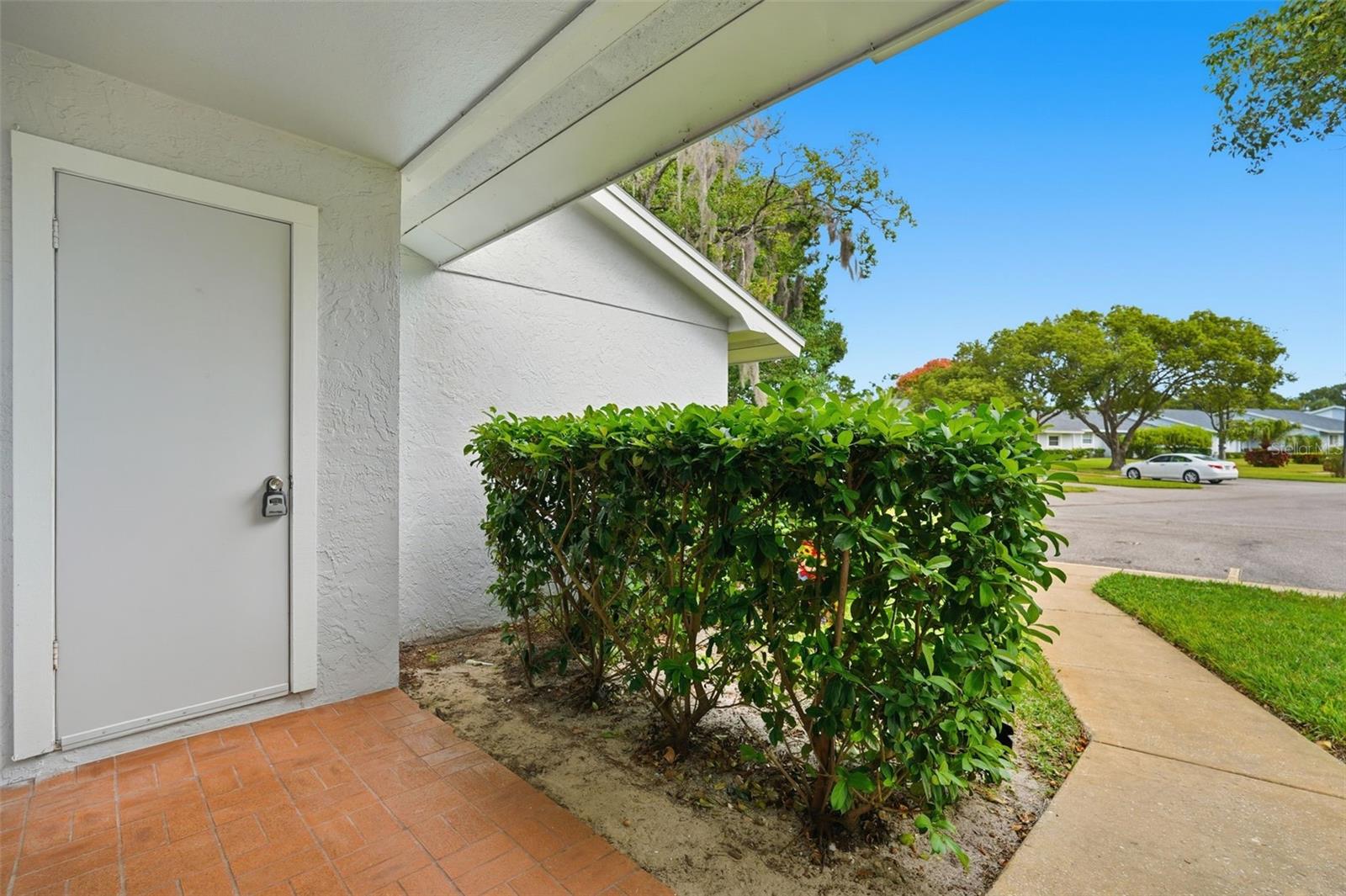 Image 27 of 34 For 12349 Dearborn Drive E