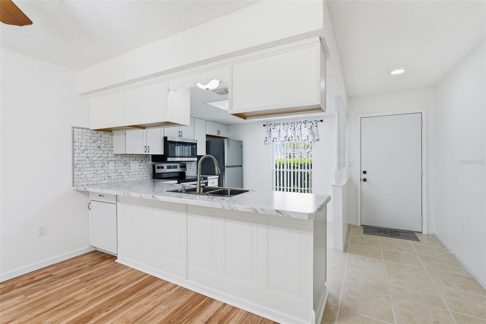 Image 7 of 34 For 12349 Dearborn Drive E