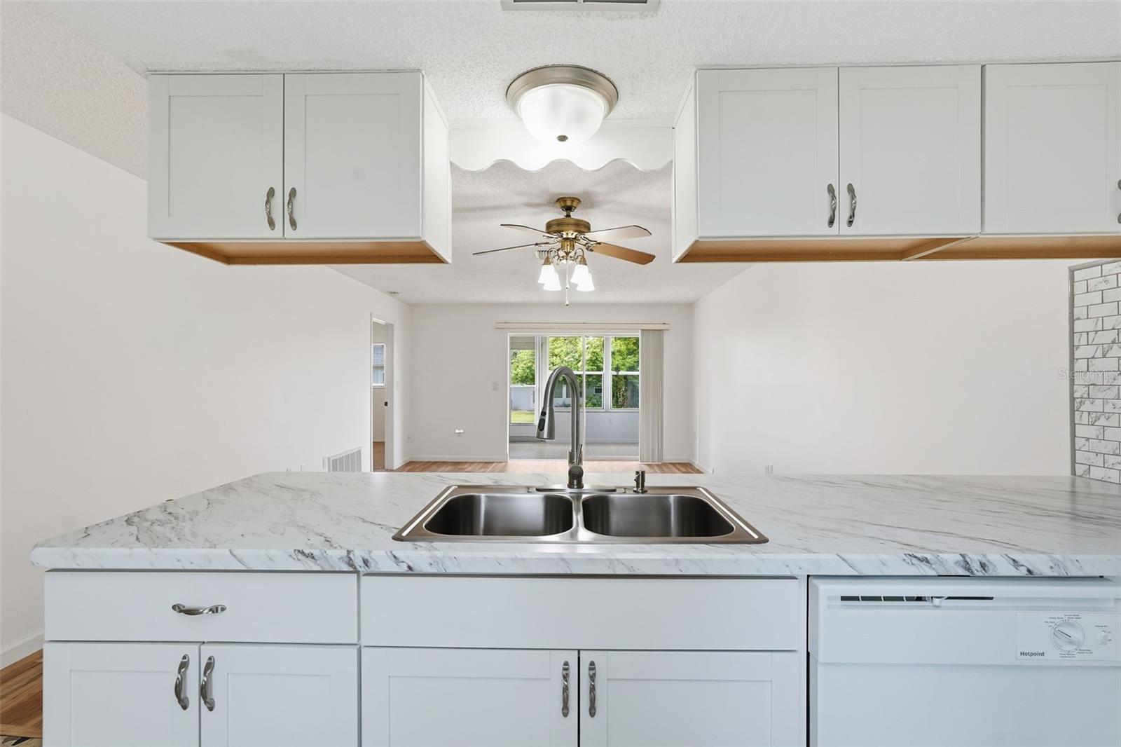 Image 8 of 34 For 12349 Dearborn Drive E