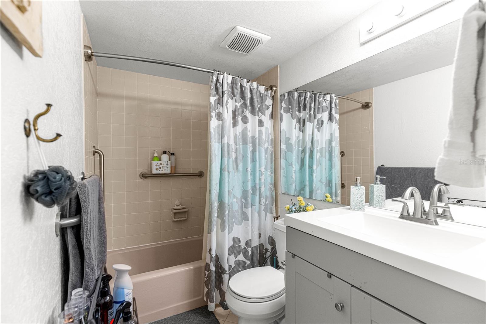 Image 17 of 29 For 638 Midway Drive A