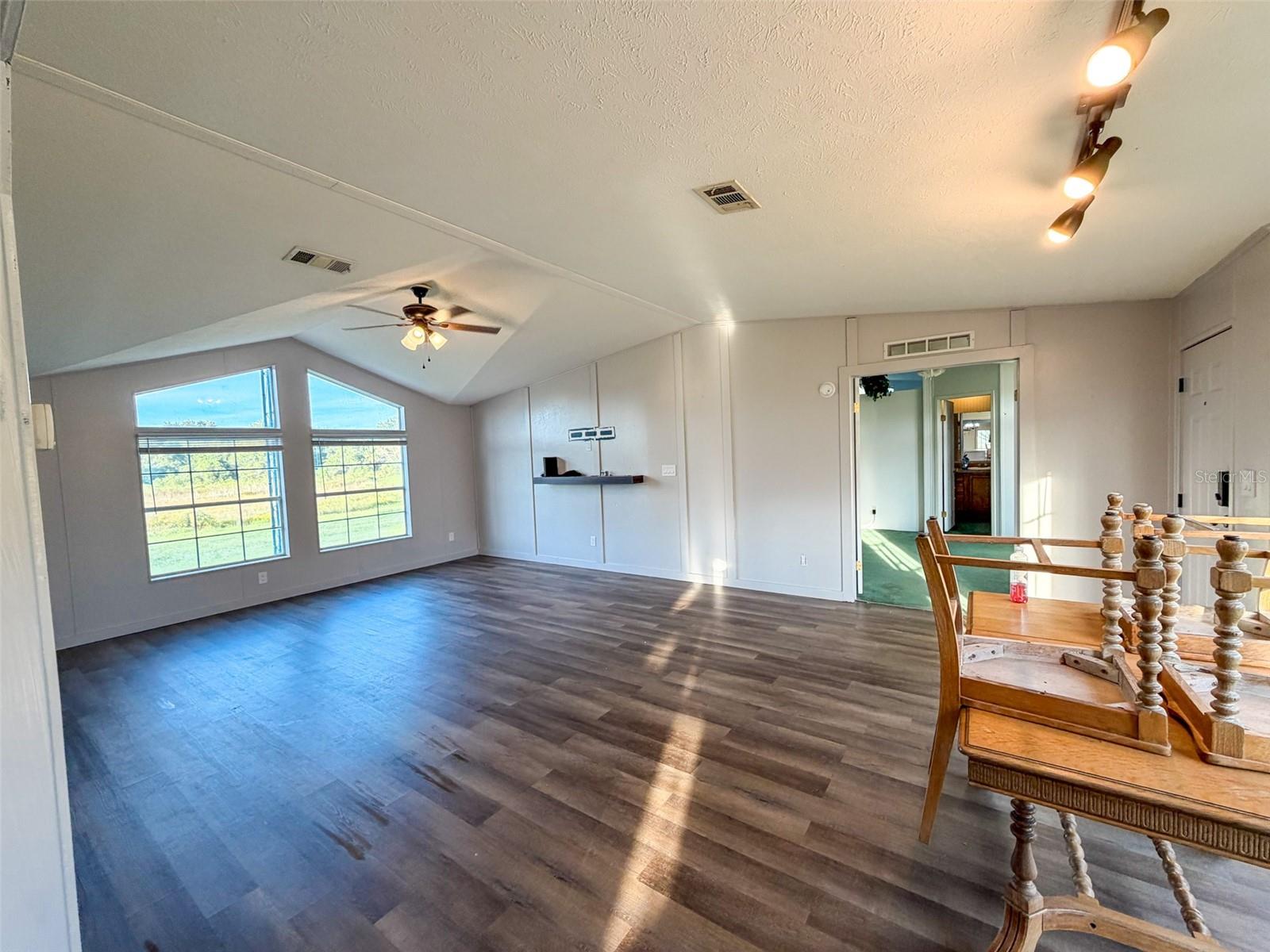 Image 11 of 36 For 16251 161st Court