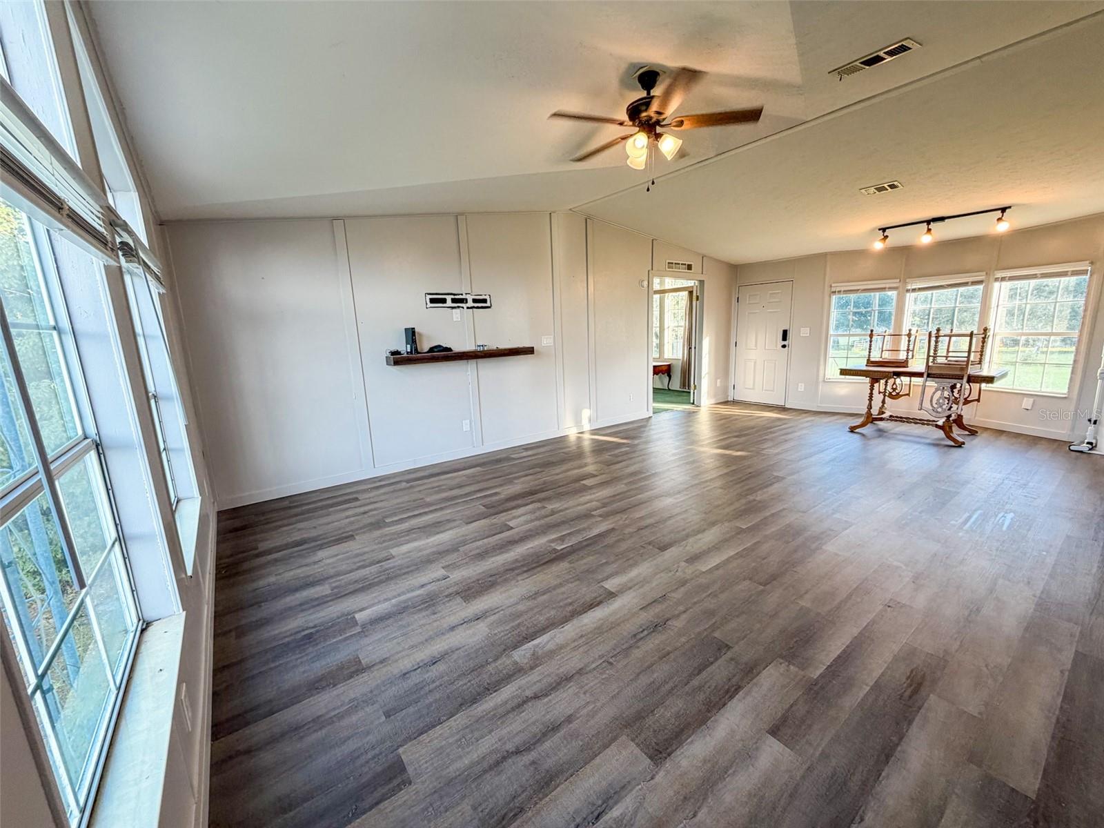 Image 13 of 36 For 16251 161st Court