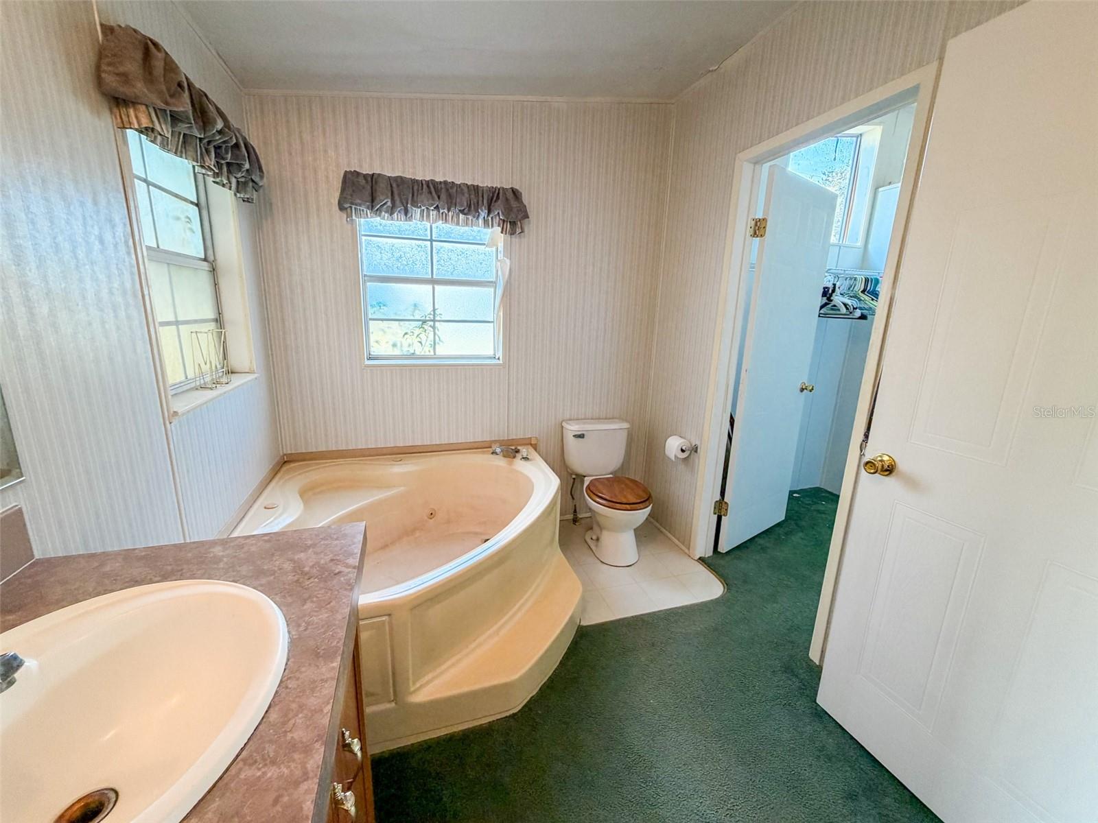 Image 21 of 36 For 16251 161st Court