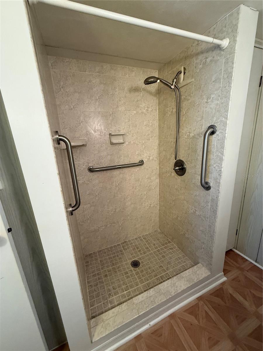 Image 17 of 35 For 17930 135th Avenue