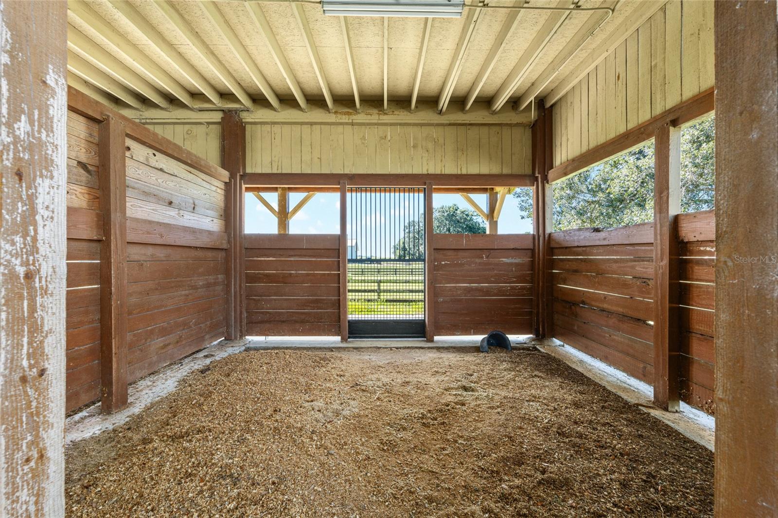 Image 10 of 62 For 997 63rd Court