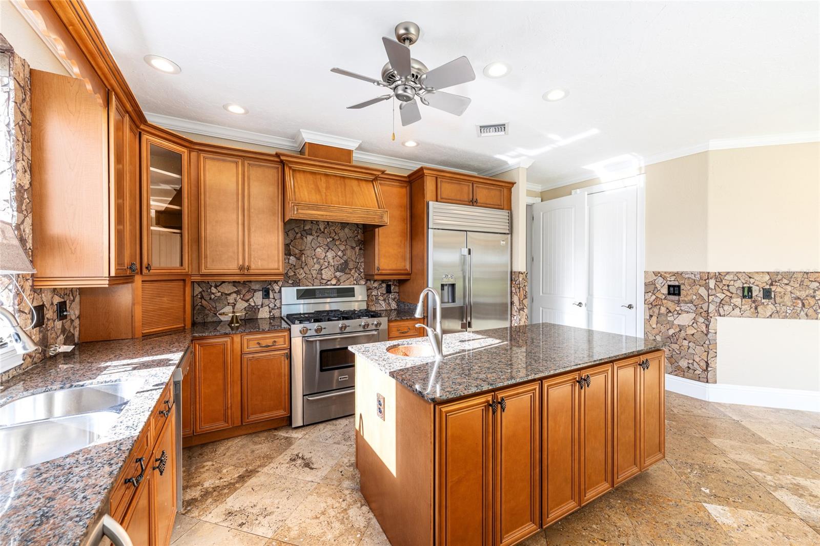 Image 23 of 62 For 997 63rd Court