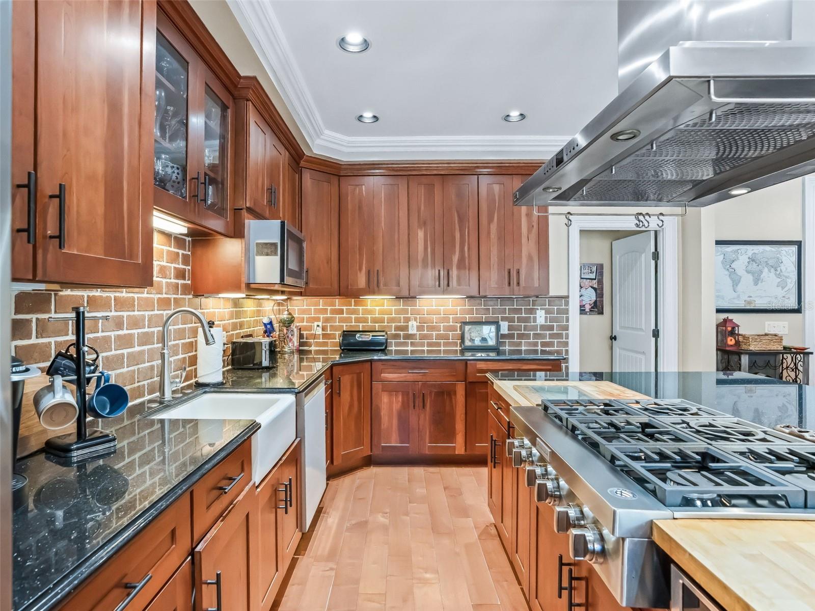 Image 13 of 56 For 10571 8th Lane