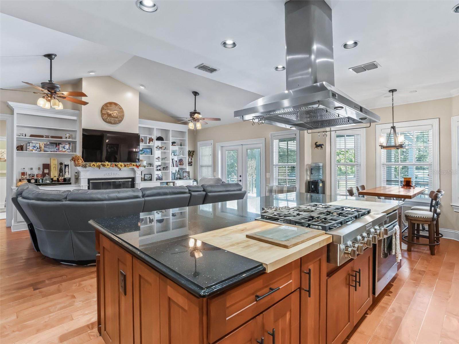 Image 15 of 56 For 10571 8th Lane