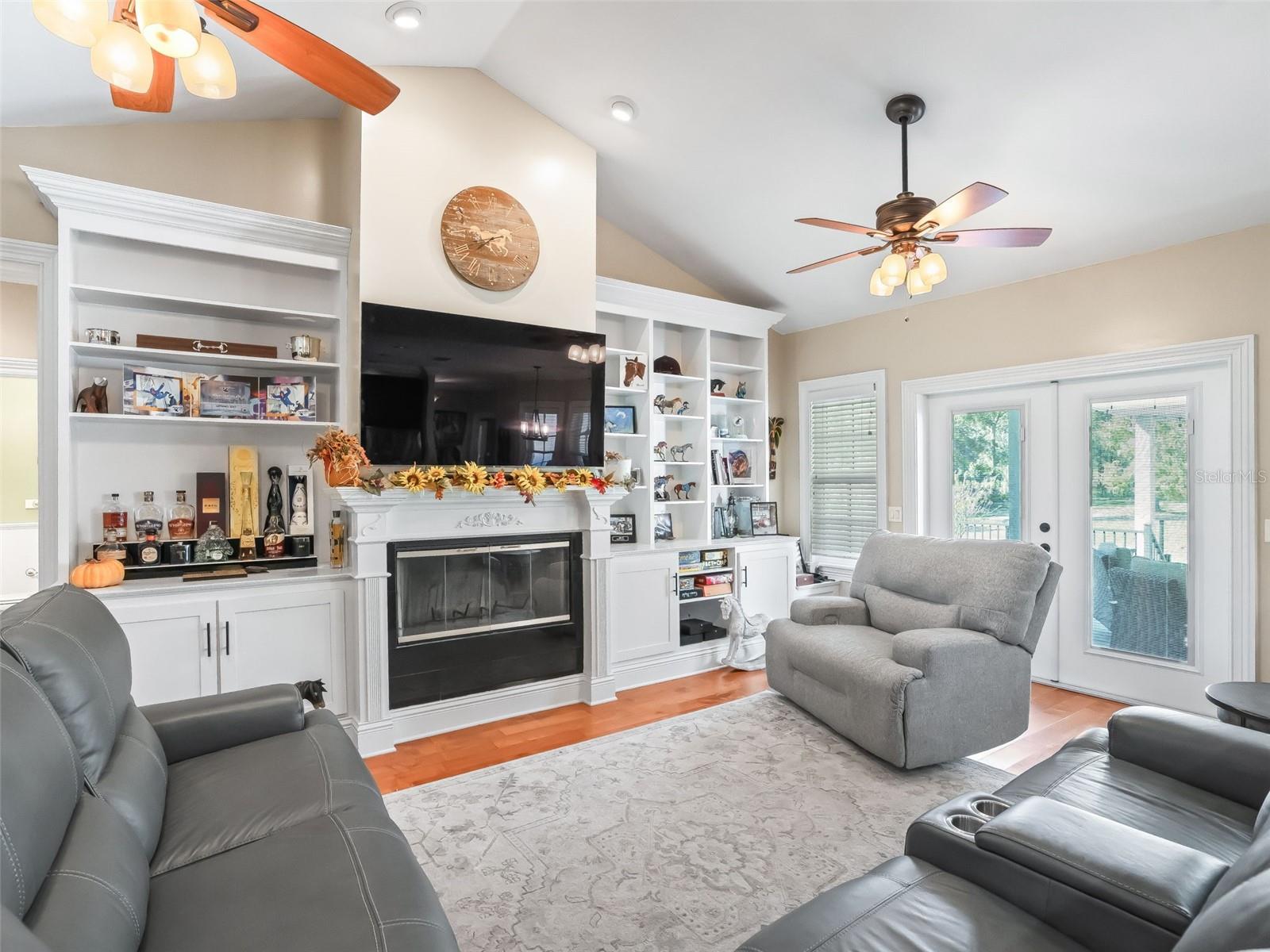 Image 16 of 56 For 10571 8th Lane