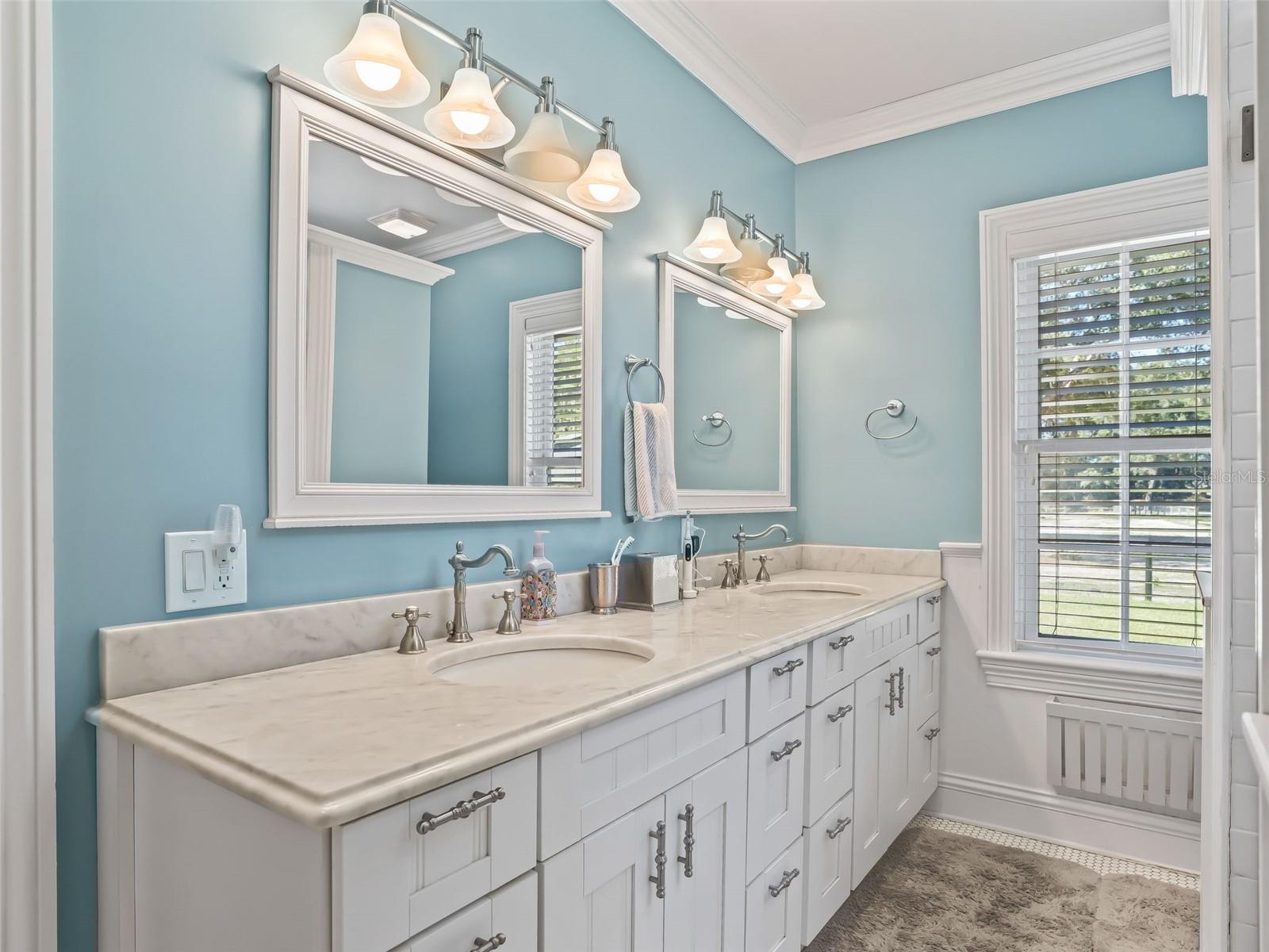 Image 21 of 56 For 10571 8th Lane