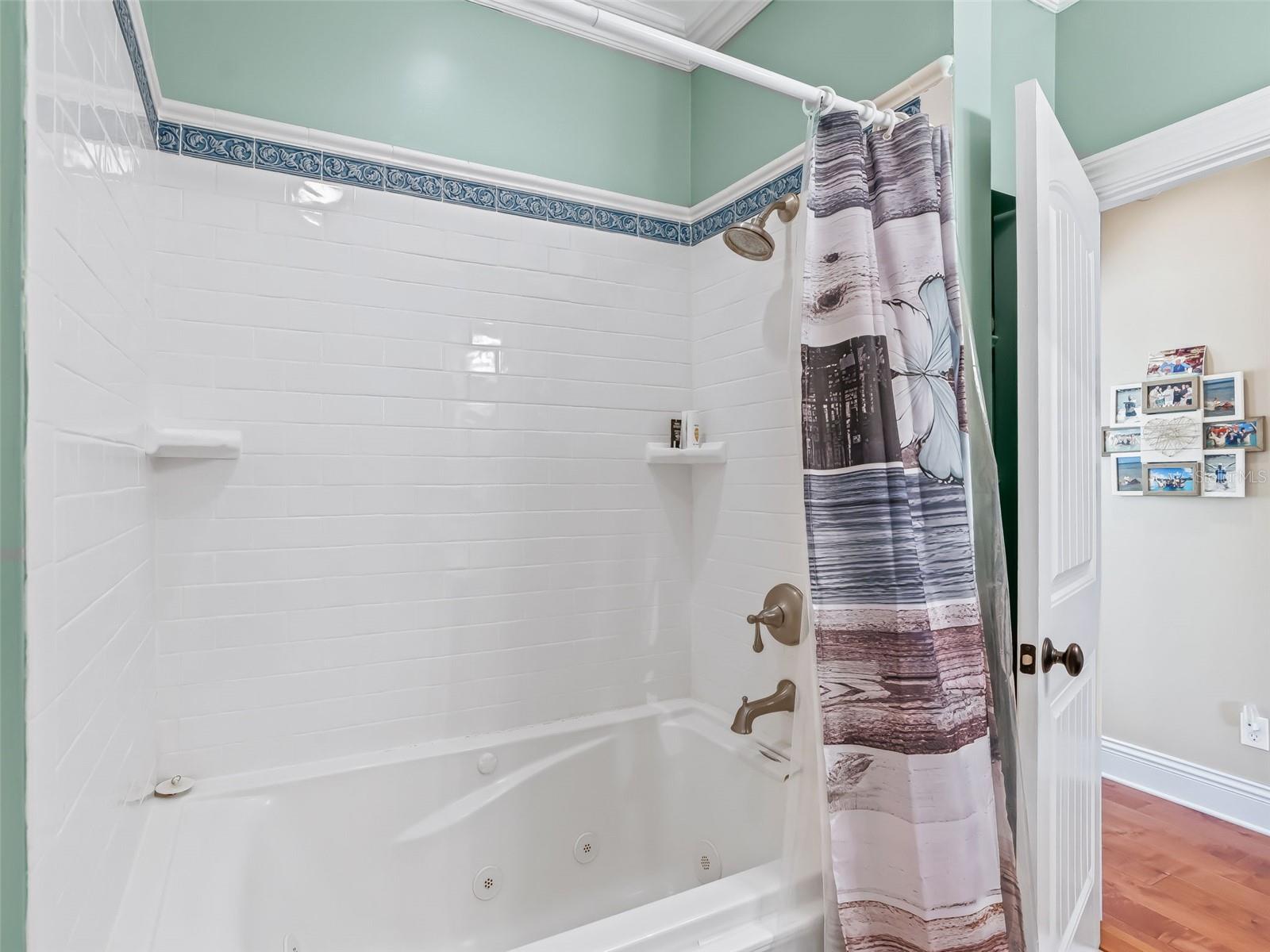 Image 27 of 56 For 10571 8th Lane