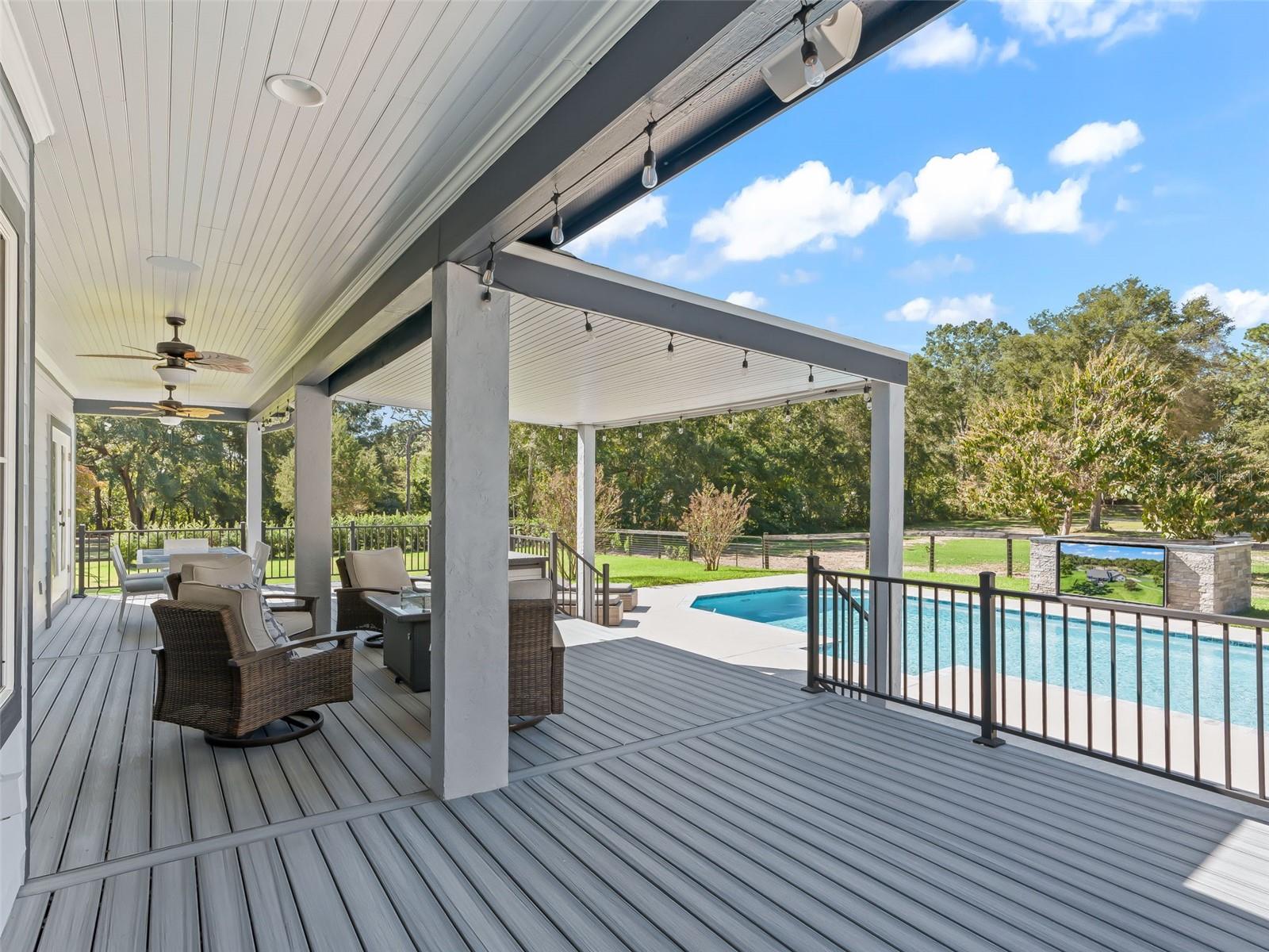 Image 32 of 56 For 10571 8th Lane