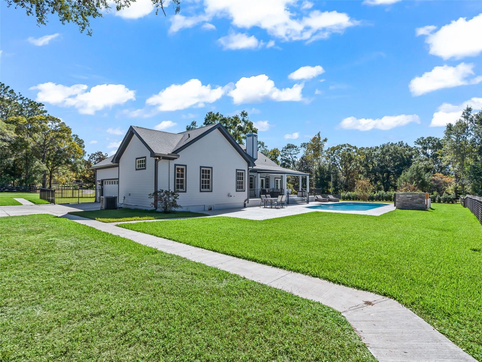 Image 38 of 56 For 10571 8th Lane