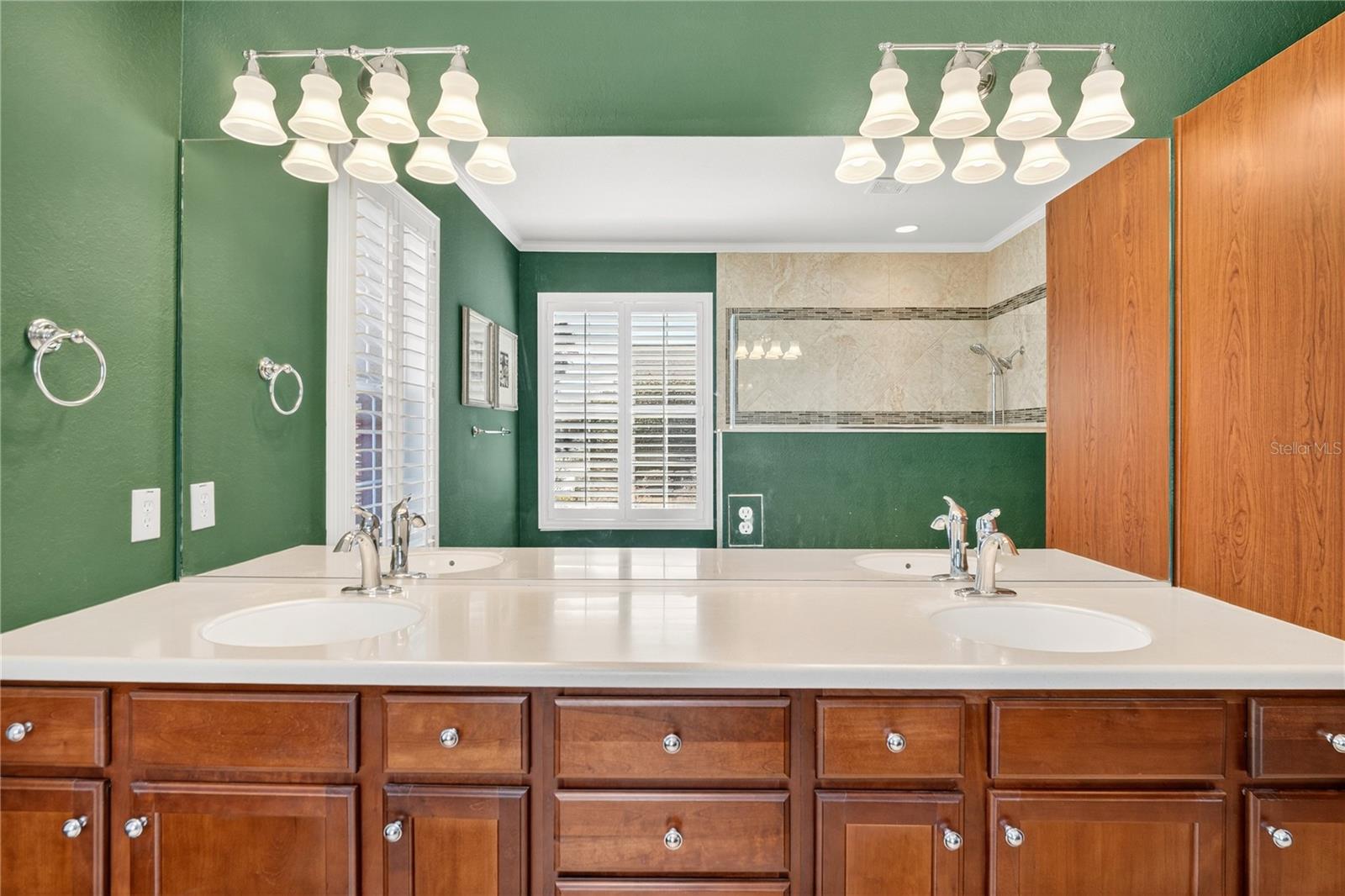 Image 45 of 81 For 9443 71st Loop