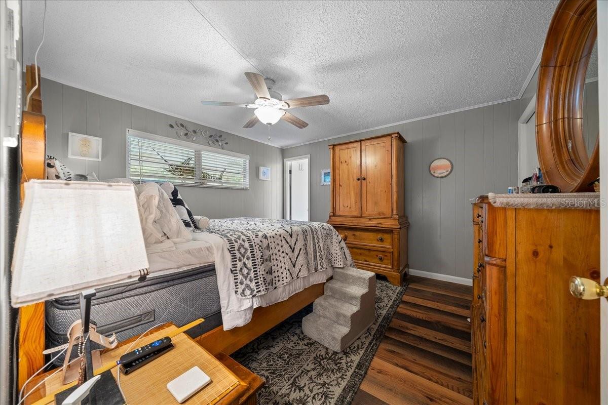 Image 53 of 84 For 430 43rd Place