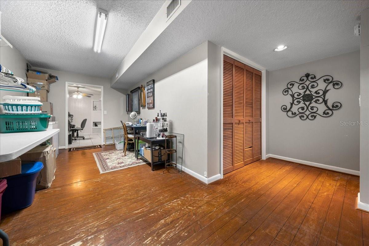 Image 54 of 84 For 430 43rd Place