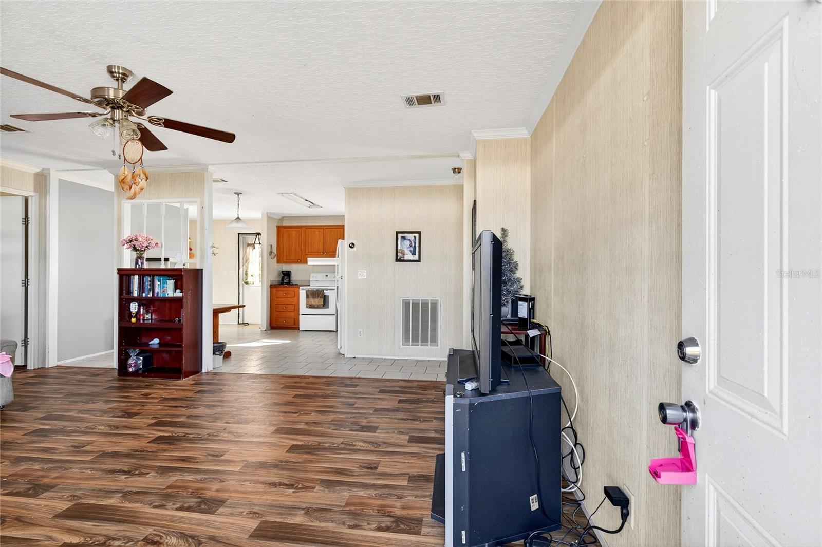 Image 20 of 39 For 12825 115th Avenue