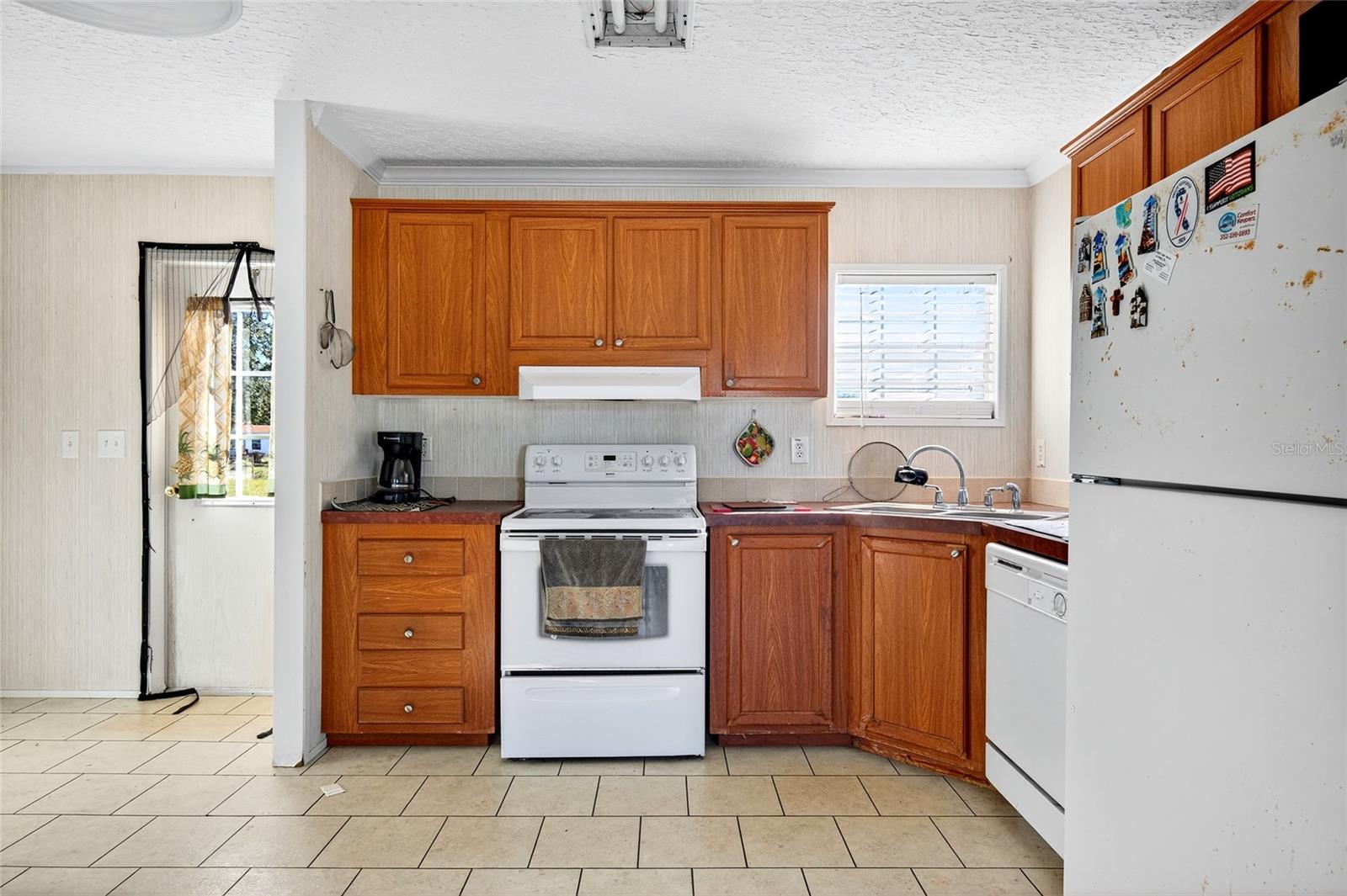 Image 9 of 39 For 12825 115th Avenue