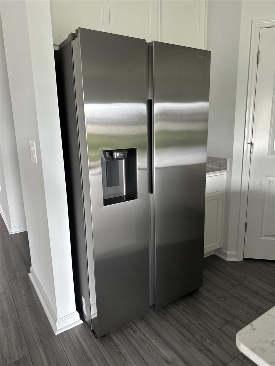 Image 12 of 25 For 4693 83 Loop