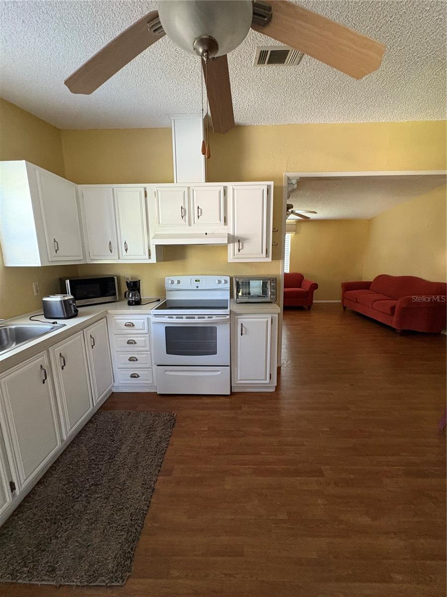 Image 5 of 16 For 1222 Zapata Place