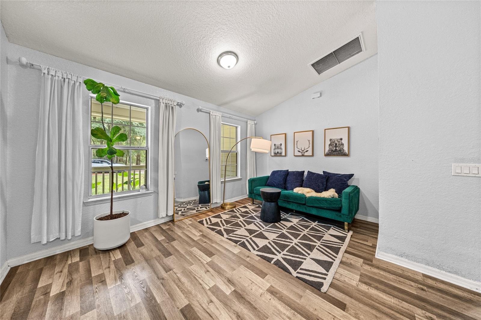 Image 11 of 33 For 15888 152nd Avenue