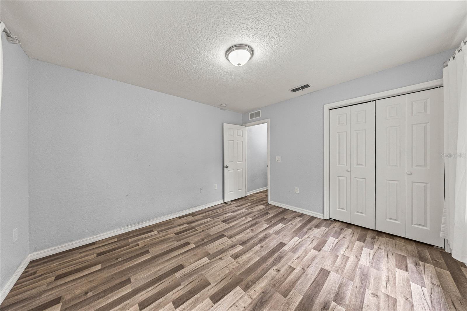 Image 24 of 33 For 15888 152nd Avenue