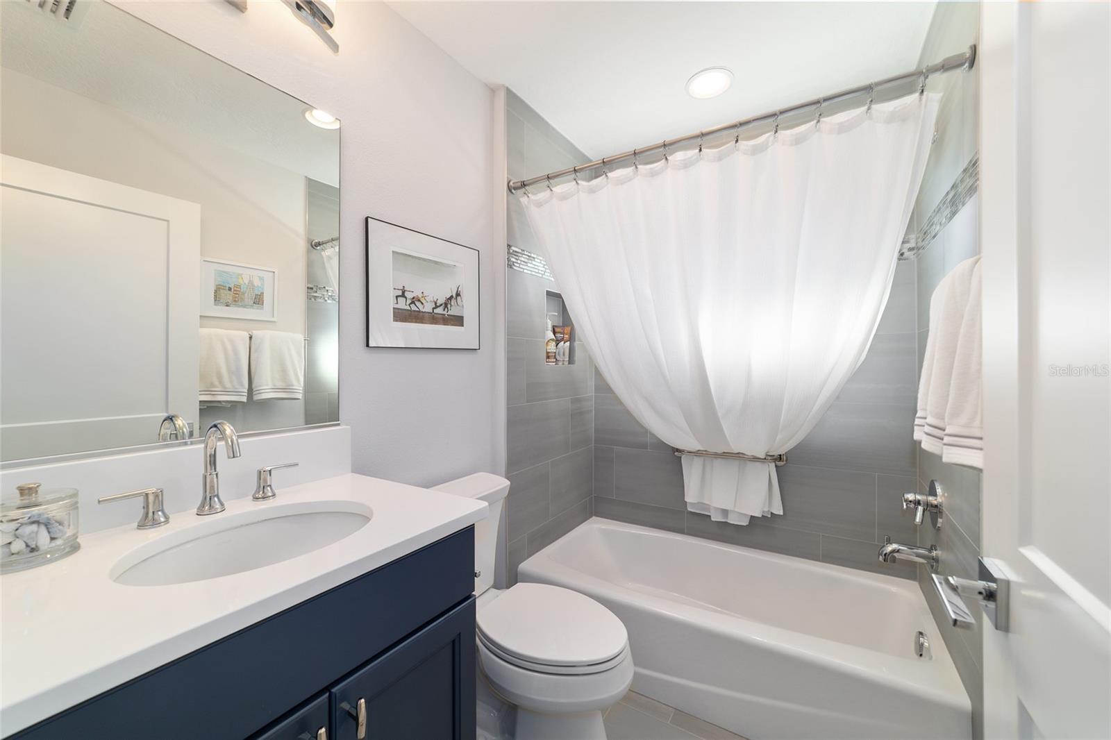 Image 41 of 64 For 3753 Coyne Loop