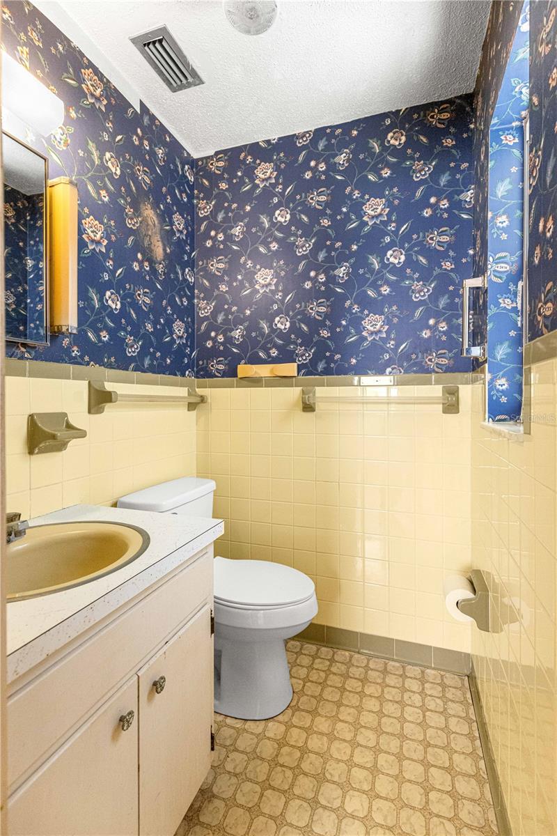 Image 18 of 44 For 900 43rd Street