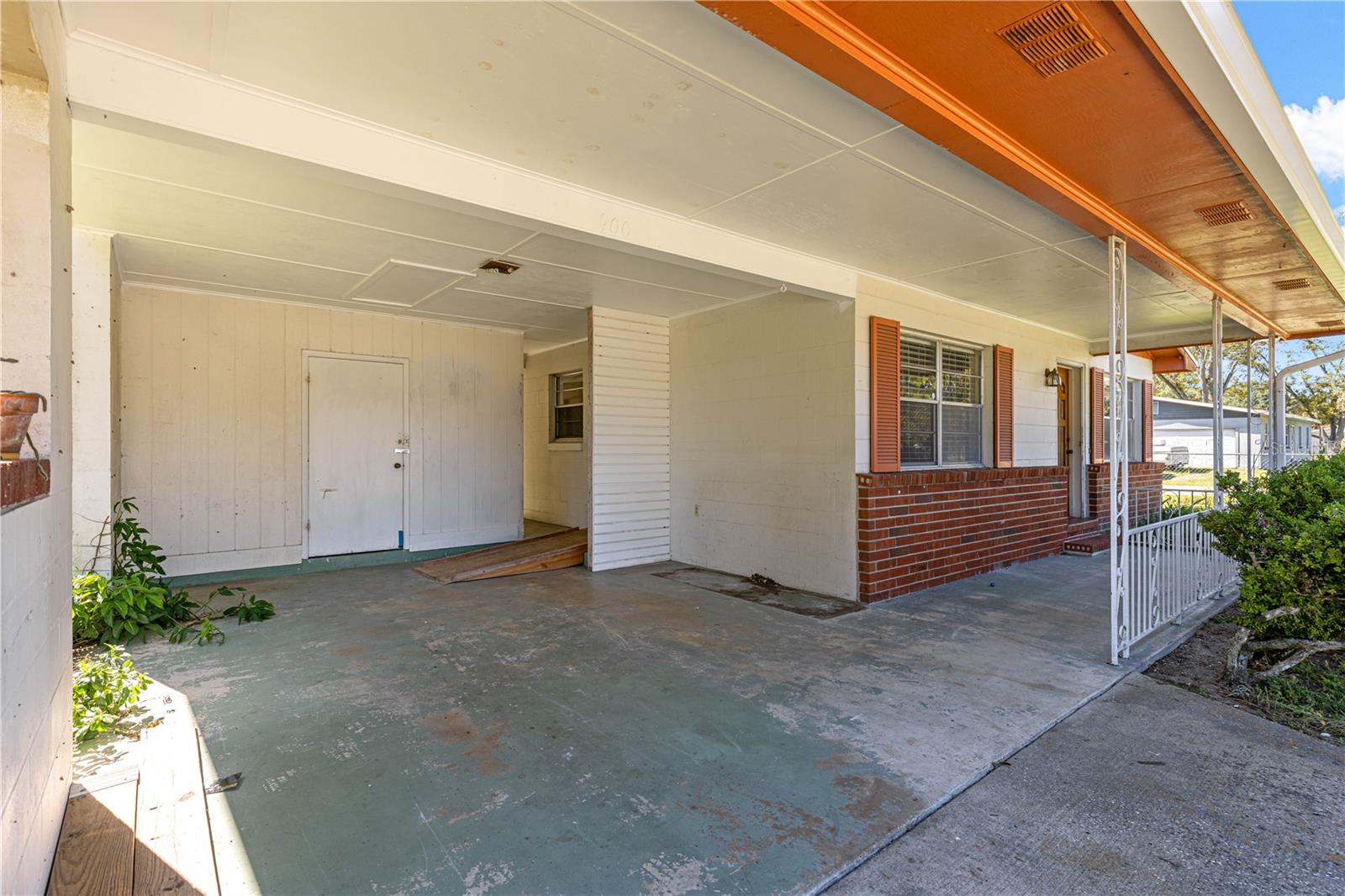 Image 2 of 44 For 900 43rd Street