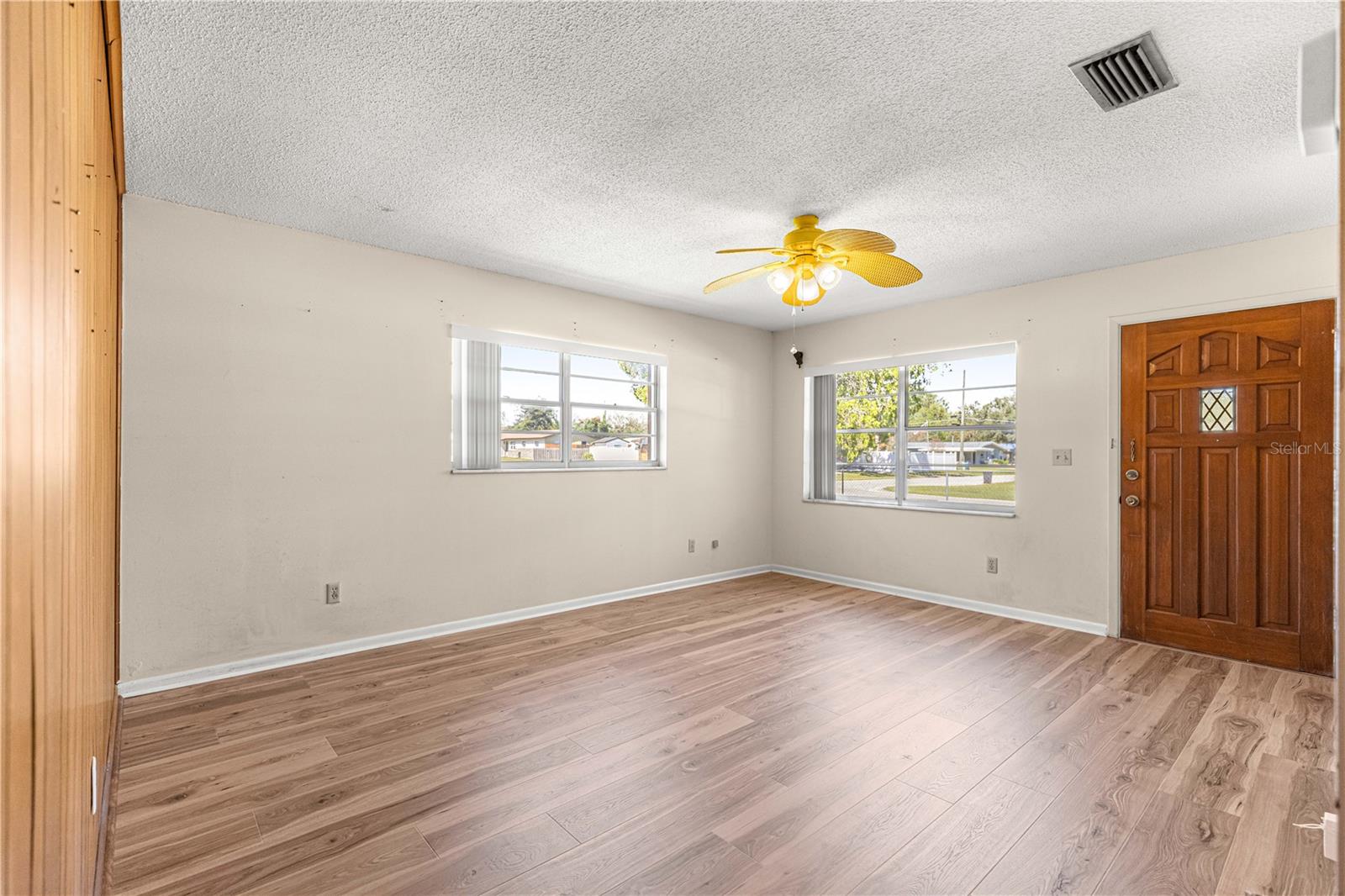 Image 5 of 44 For 900 43rd Street