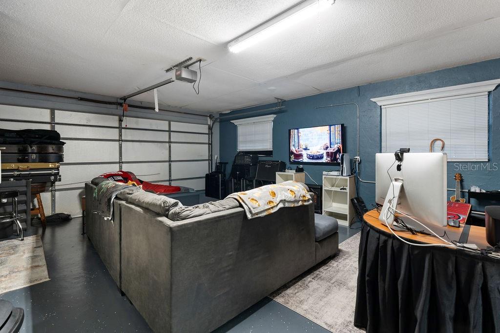 Image 18 of 21 For 20560 92nd Lane