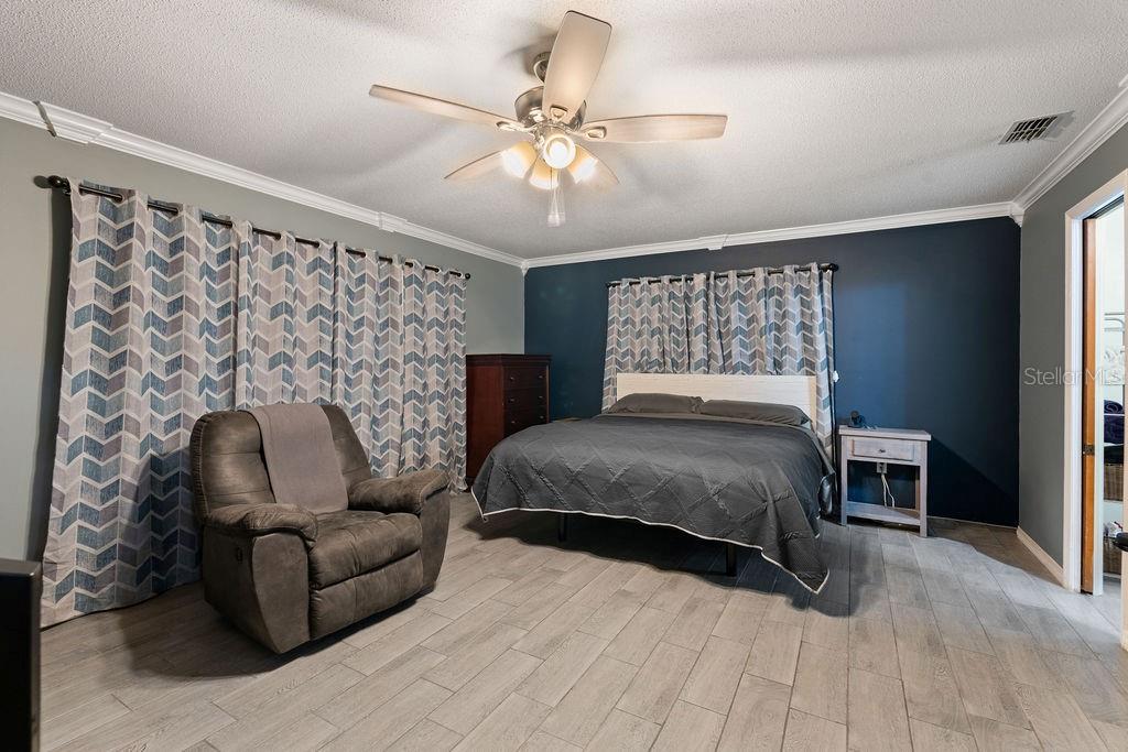 Image 6 of 21 For 20560 92nd Lane