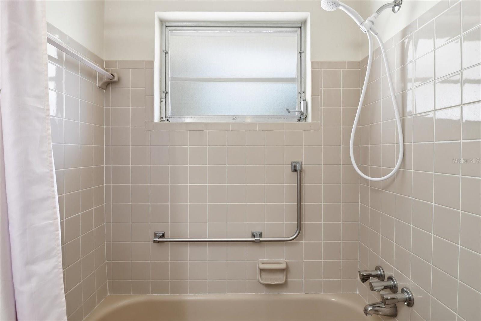 Image 19 of 35 For 11 Roosevelt Boulevard