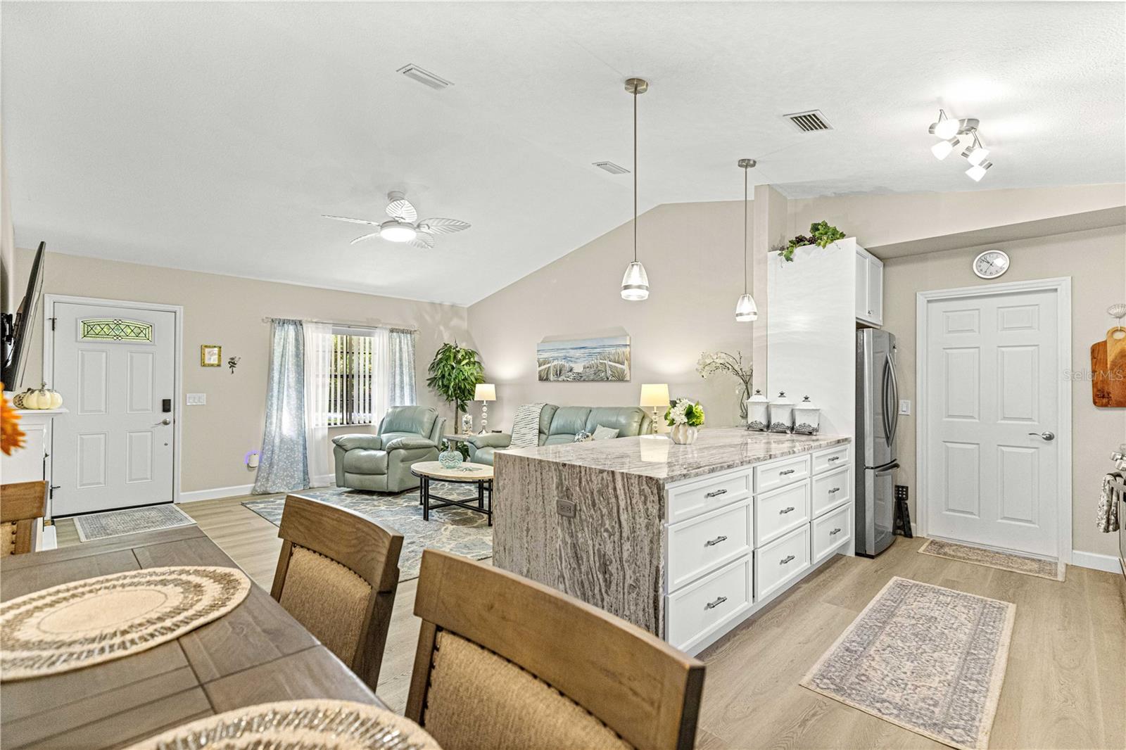 Image 14 of 53 For 1155 Bismark Street