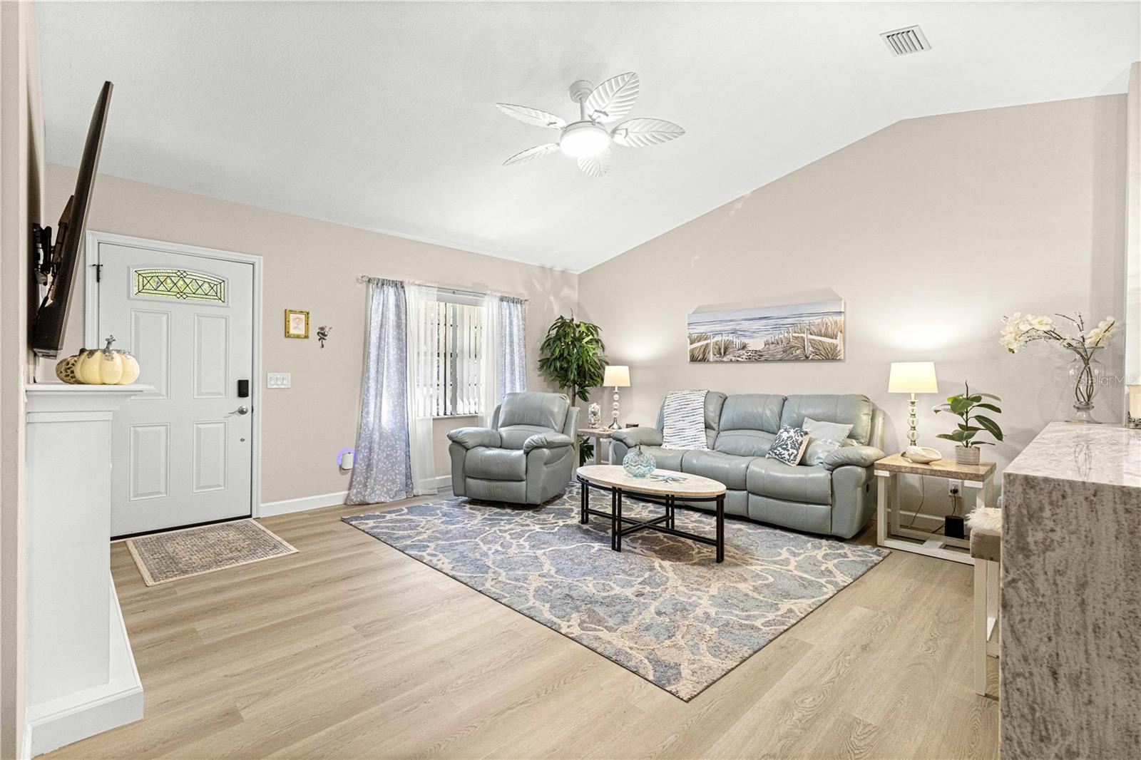 Image 17 of 53 For 1155 Bismark Street