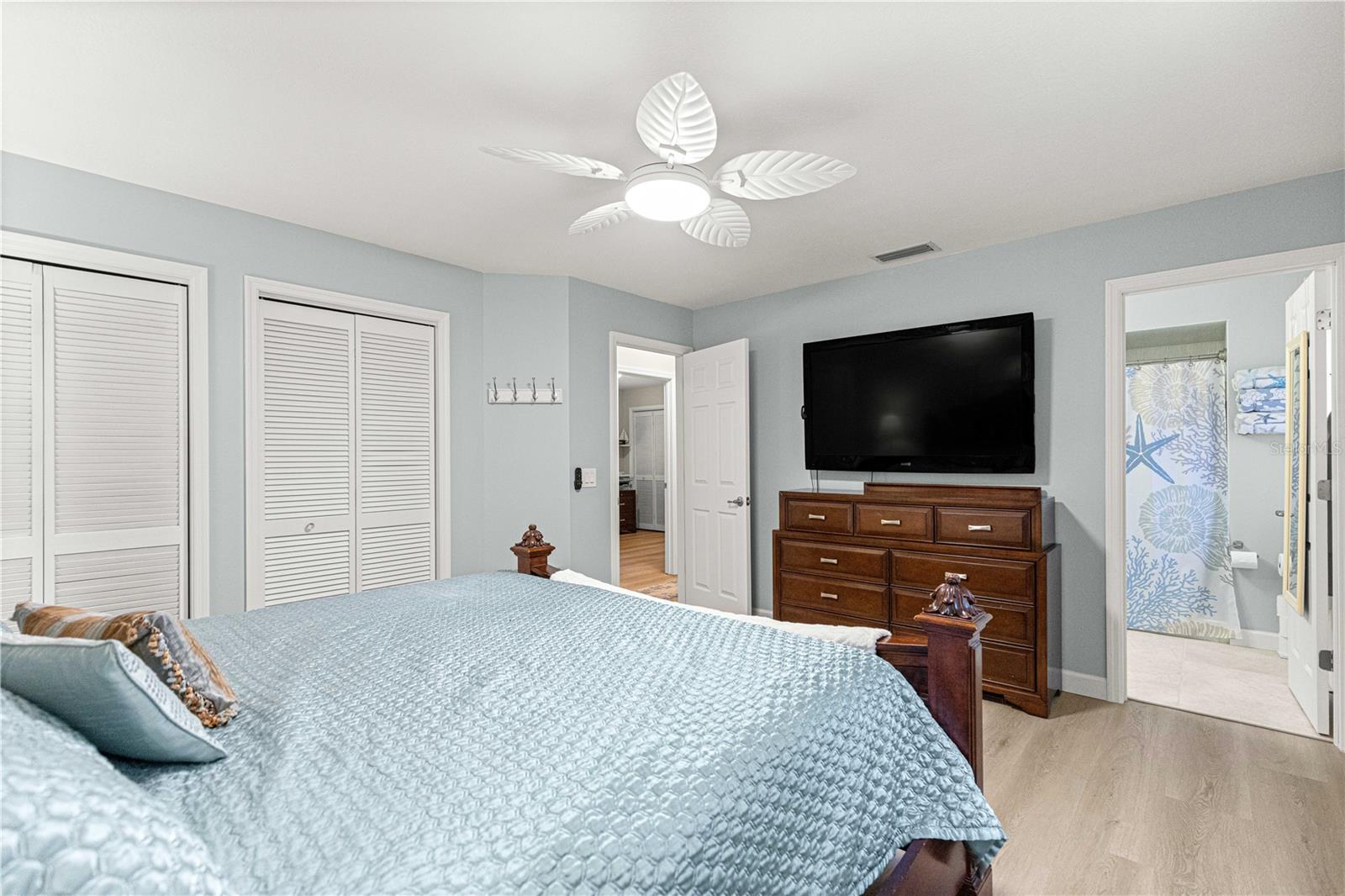 Image 25 of 53 For 1155 Bismark Street