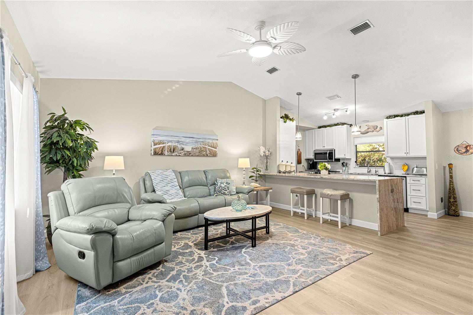 Image 3 of 53 For 1155 Bismark Street