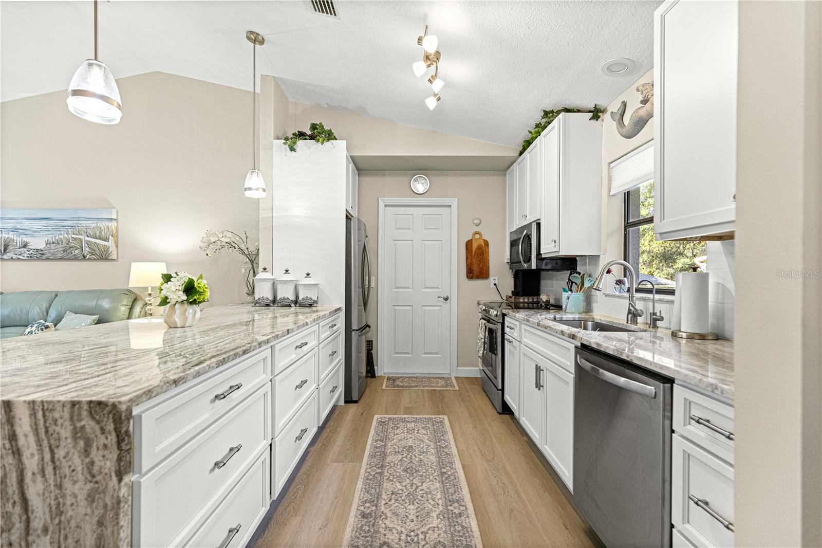 Image 7 of 53 For 1155 Bismark Street