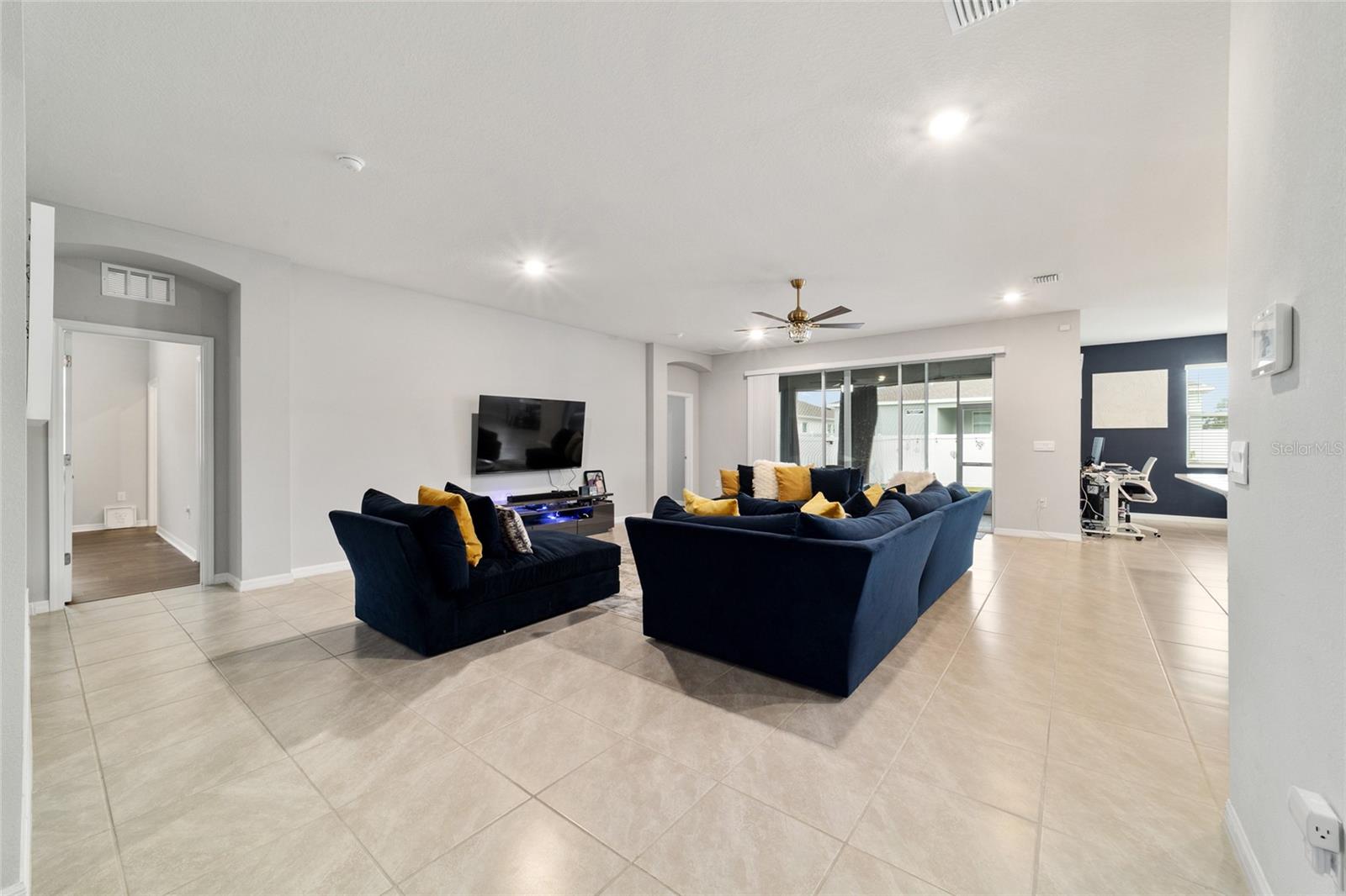 Image 5 of 42 For 5759 80th Lane