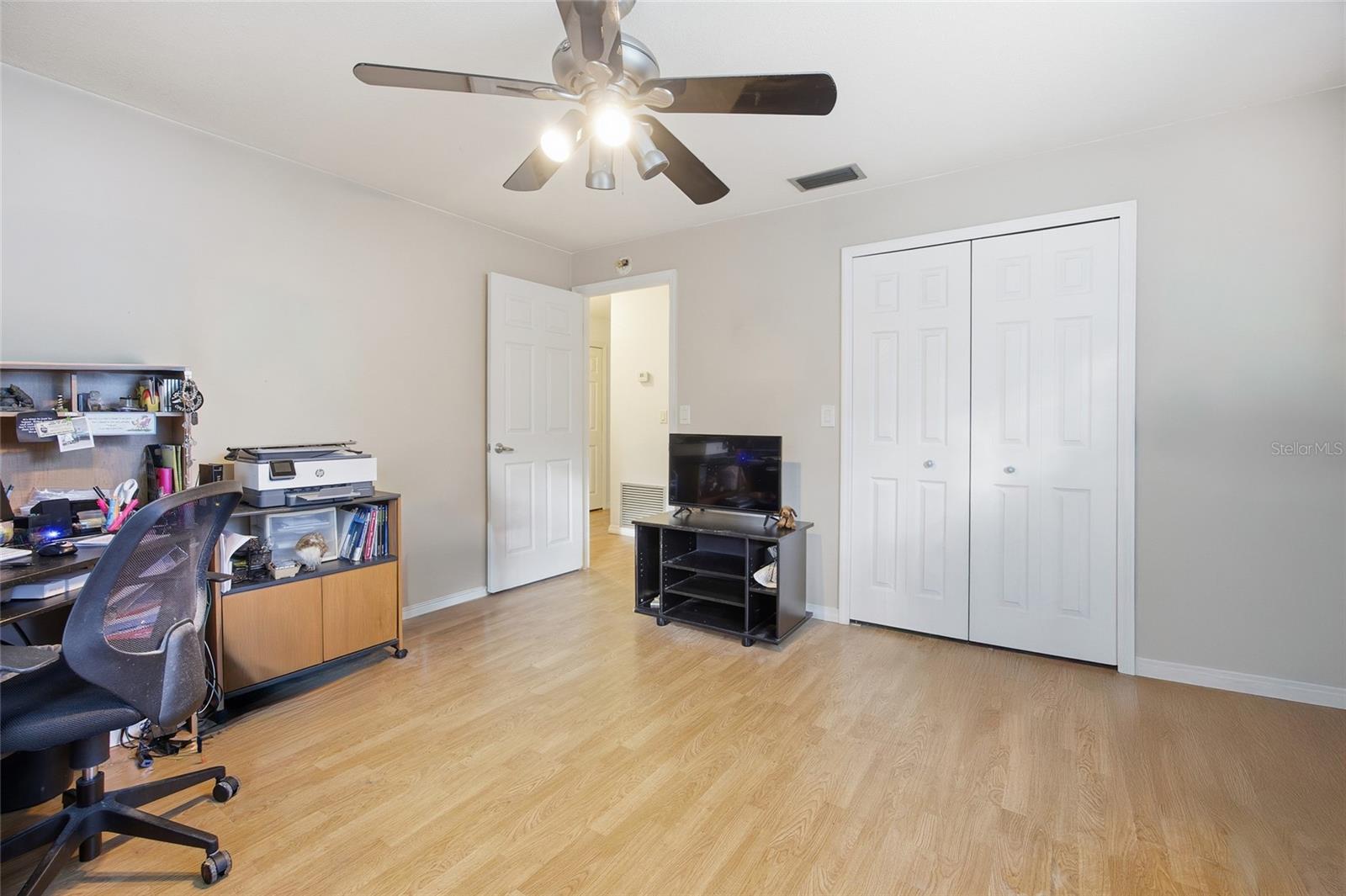 Image 17 of 35 For 1741 43rd Terrace