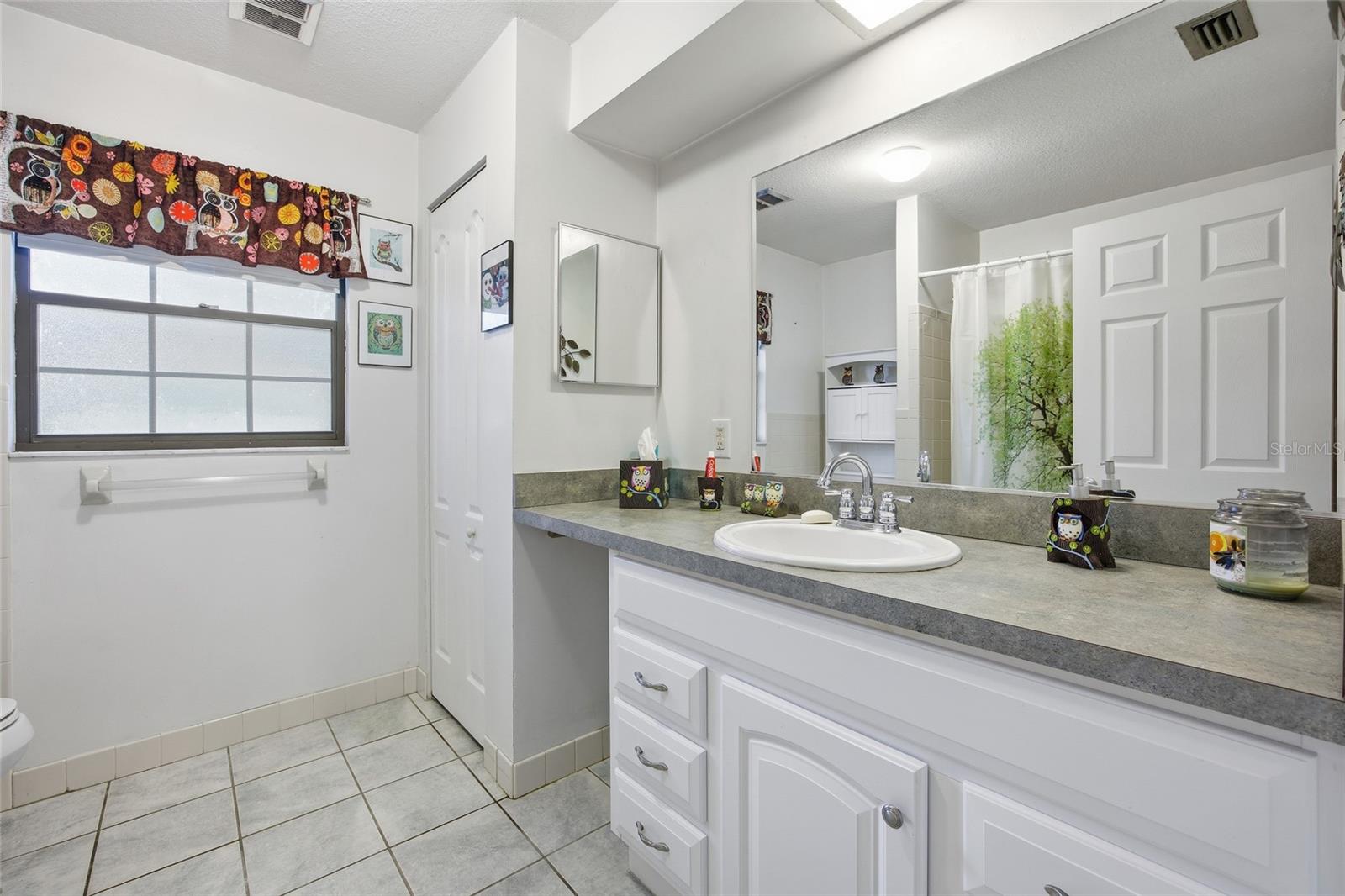 Image 23 of 35 For 1741 43rd Terrace