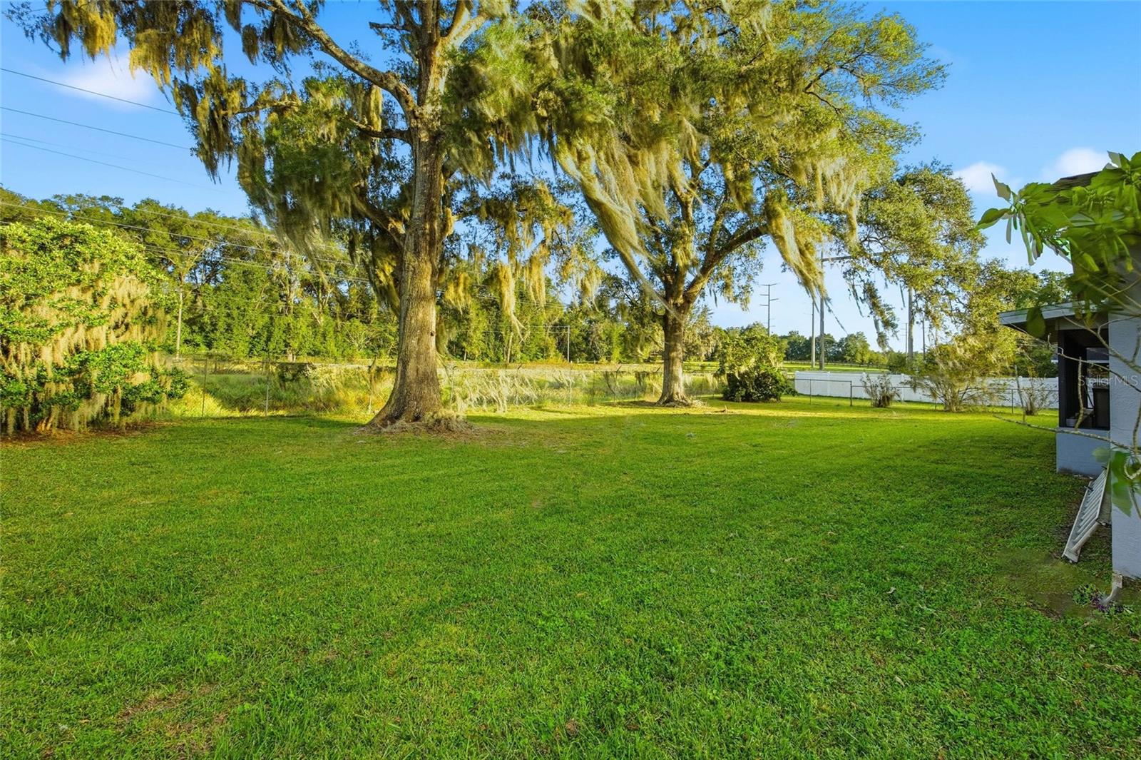 Image 28 of 35 For 1741 43rd Terrace