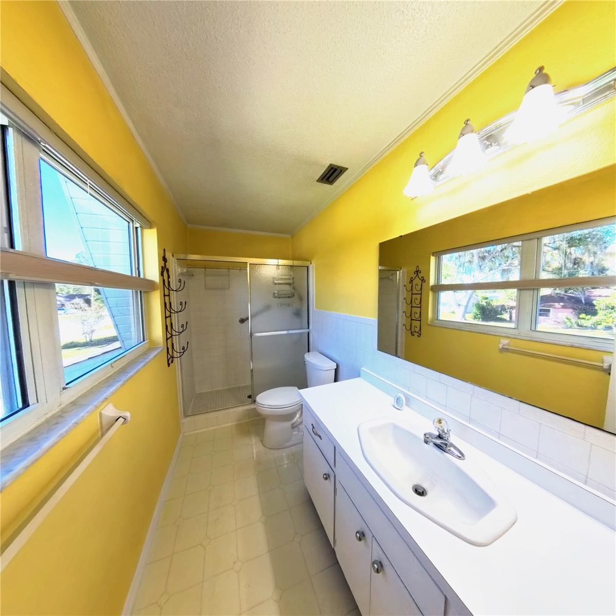 Image 33 of 41 For 2146 7th Street