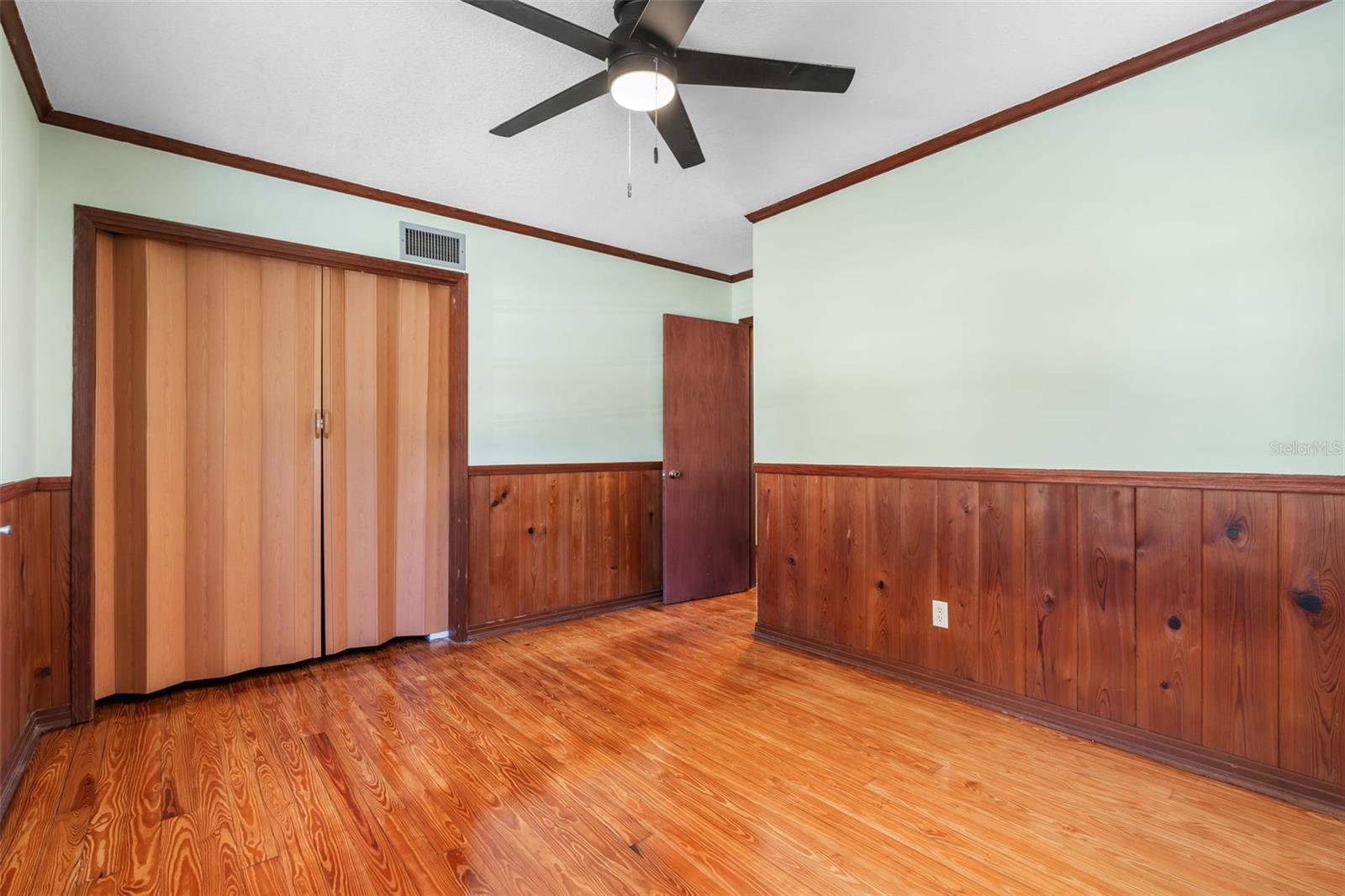 Image 15 of 52 For 317 Highland Street